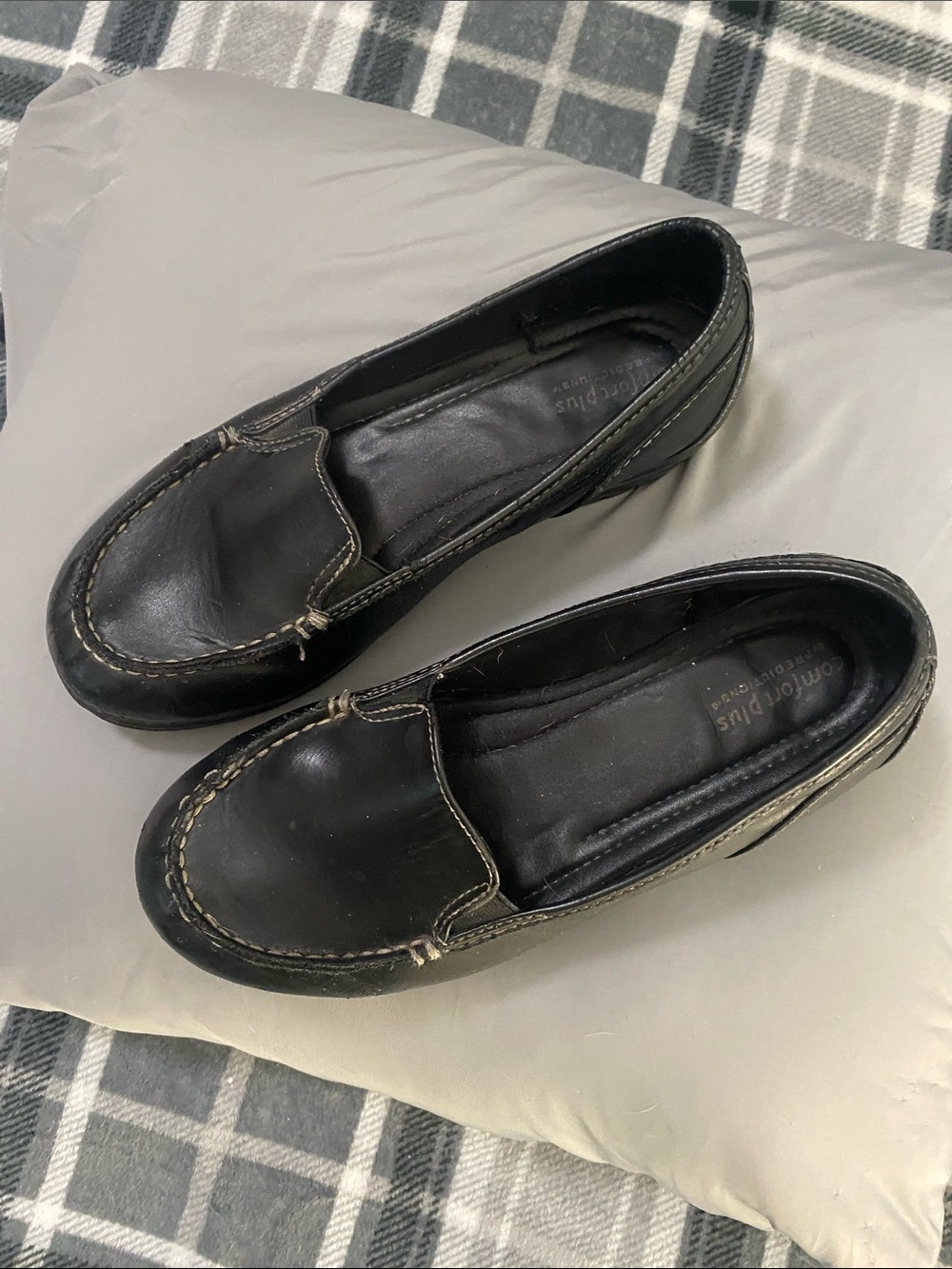 comfort plus by Predictions Black Slip-On Leather Loafers